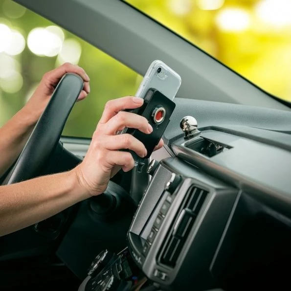 Squeeze Black/Gray Phone Mount Dash Kit For MagSafe Phones Cases and Wireless Chargers 1 p