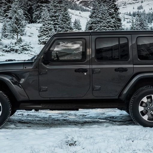 18-Up Jeep Wrangler Oval Step Bar Black