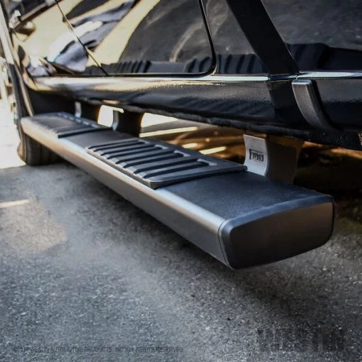 Westin Automotive 19-C SILVERADO/SIERRA 1500 DBL CAB BLACK R7 NERF BARS 1 19-C SILVERADO/SIERRA 1500 DBL CAB BLACK R7 NERF BARS